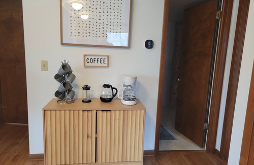 Rochester Apartment | Cozy June Apartment: Pet-Friendly & Close to Mayo Clinic