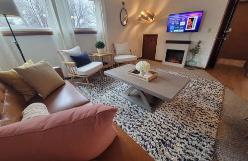 Rochester Apartment | Cozy June Apartment: Pet-Friendly & Close to Mayo Clinic