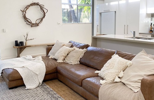 Coolum Beach House | Beachfront Jungalow House: Family & Pet Friendly Retreat