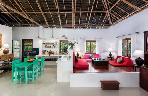 Maret House | Relax at The Jungle Club: Pool, Ocean Views & Family Fun