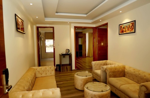 Shimla Hotel | Experience The Jungle Mountain Retreat: Family-Friendly Escape