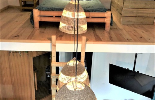 Limeil-Brevannes Cabin | Discover The Jungle Spa: Private Tiny House Retreat