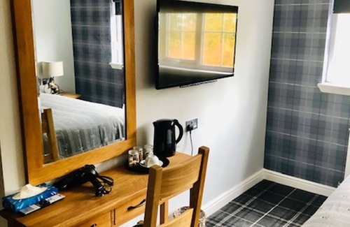 Pathhead Bed & Breakfast | Discover The Juniperlea Inn: Family-Friendly & Highly Rated