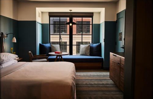 Scioto Mile Hotel | Experience The Junto: Pet-Friendly Retreat with Top Reviews