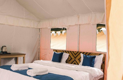 Sangla Hotel | Cozy Kamru Riverside Camps: Family-Friendly Retreats