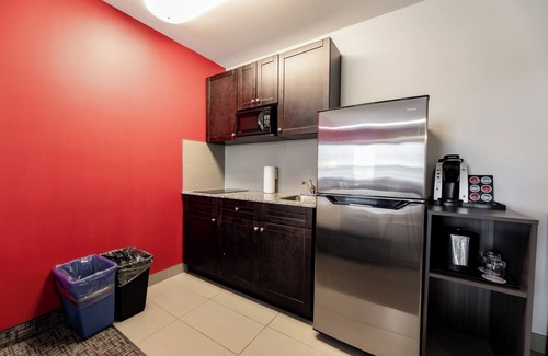 Hinton Hotel | Experience Comfort at The Kanata by BCMinns Hinton