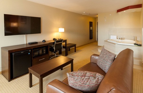East Kootenay Hotel | Inviting Kanata by BCMInns Invermere: Family-Friendly Retreat