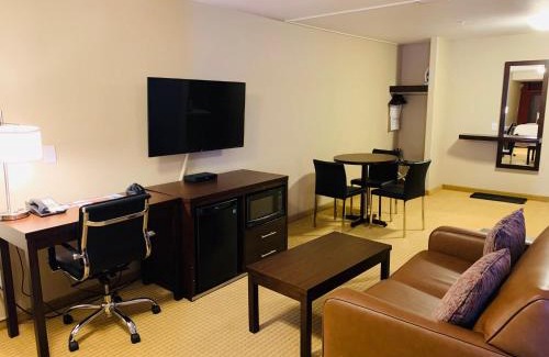 East Kootenay Hotel | Family-Friendly Stay at The Kanata Inns Invermere