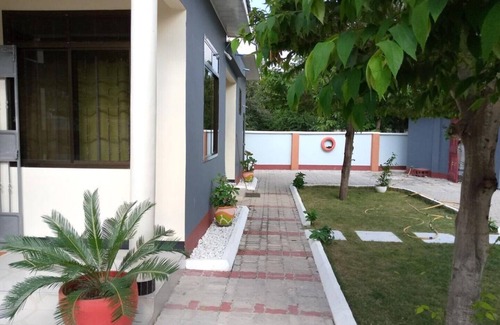 Kigamboni House | Discover The Kanyi KG7: Breakfast & Kitchen Amenities