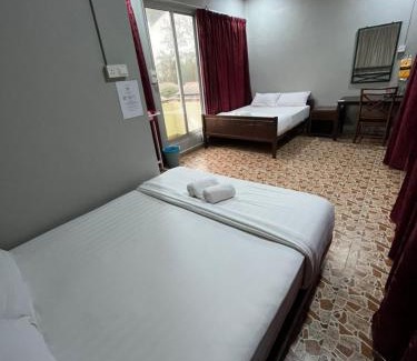Kampung Sura Masjid Hotel | The Kapal Seaview Resort