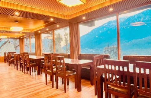 Puranpur Hotel | The Kartik Villa, Manali - A Beautiful Cottage in the Clouds towards Snow Capped Mountains