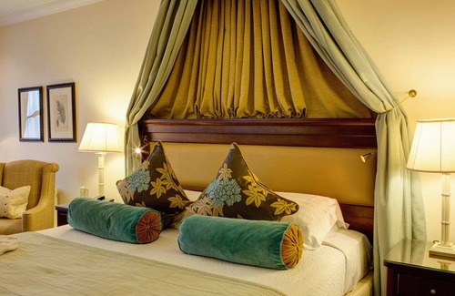 Newbridge Hotel | Experience The Keadeen Hotel: Relaxing Spa & Pool Oasis