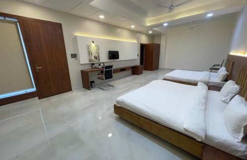 Mathura Resort | Discover The Kedar Resort: Pet Friendly with Great Amenities