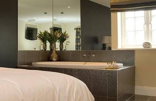 Yeovil Bed & Breakfast | Unforgettable Stay at The Keep: Guest Rated 9.4, Breakfast Included