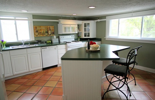 Kennebunk Hotel | Discover Comfort at The Kennebunk Inn with Family-Friendly Amenities