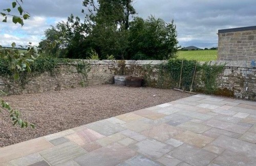 Powburn House | Pet-Friendly Haven: The Kennelman 3 Bedroom Getaway