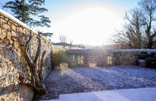 Powburn House | Pet-Friendly Haven: The Kennelman 3 Bedroom Getaway