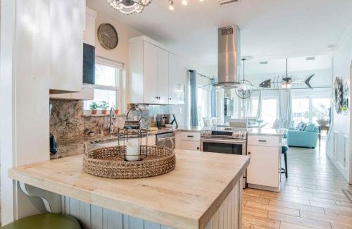 Sharp Reef House | Family-Friendly Key Lime Cottage with Pool & Perfect Reviews