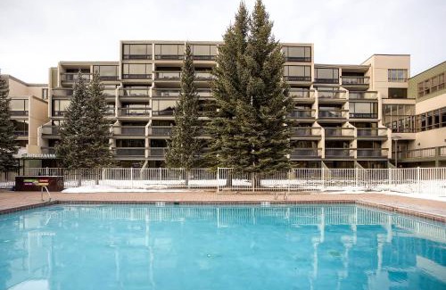 Lakeside Village Resort | Discover The Keystone Lodge and Spa with Oceanfront Views