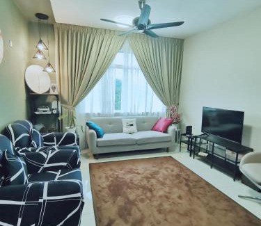 Sepang House | Discover The Khailily's Guest: Family-Friendly Retreat