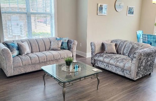 Northeast Raleigh Apartment | Indulgent King & Queen Suite with Pool and Pet-Friendly Perks