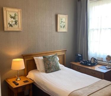 Boston Bed & Breakfast | Discover The King's Arms: Pet-Friendly & Family Welcoming