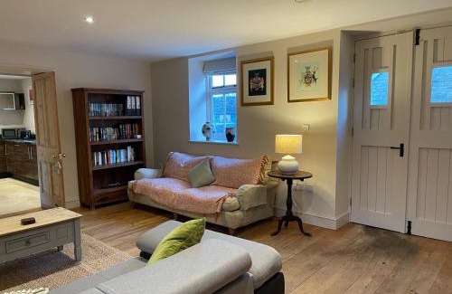 Charlton Horethorne Hotel | Experience The Kings Arms: 5-Star Comfort & Pet-Friendly Stays