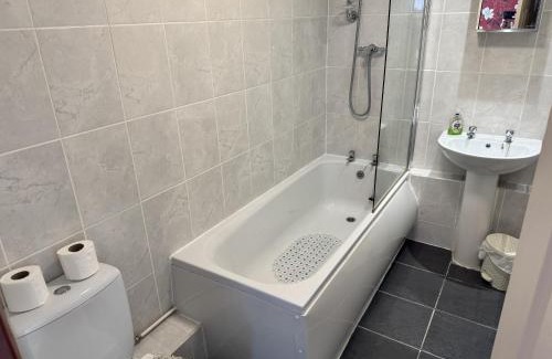 Addlethorpe Hotel | Comfortable Stay at The Kings Head Inn with Family-Friendly Dining