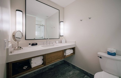 University City Hotel | Exceptional Stay at The Charles F. Knight Center