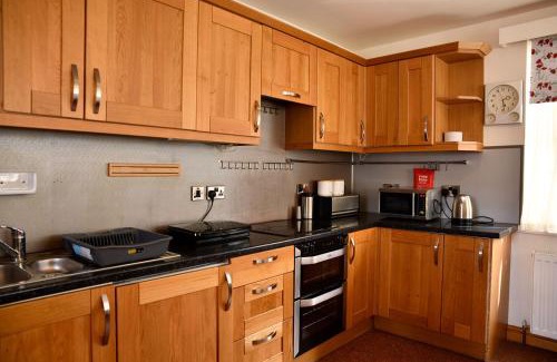 Knighton Apartment | Pet-Friendly Retreat: The Knighton Apartment Awaits You