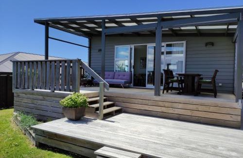 Motuoapa House | Modern House Near Motuoapa: Child-Friendly Retreat