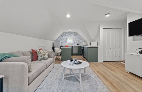 Southern Pines Apartment | Discover Knollwood Inn: Near Pine Needles Golf Course!