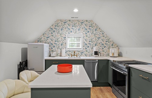 Southern Pines Apartment | Discover Knollwood Inn: Near Pine Needles Golf Course!