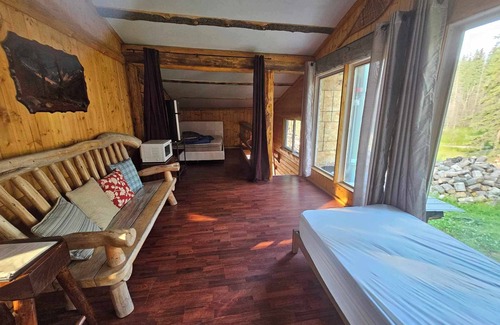 Hinton Cabin | The Knotty Pine Loft