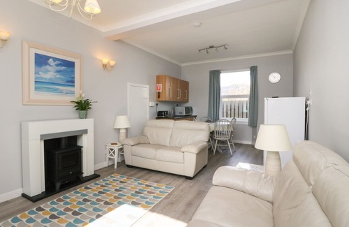 Taynuilt Apartment | Pet-Friendly Getaway: The Knowe Lower in Taynuilt