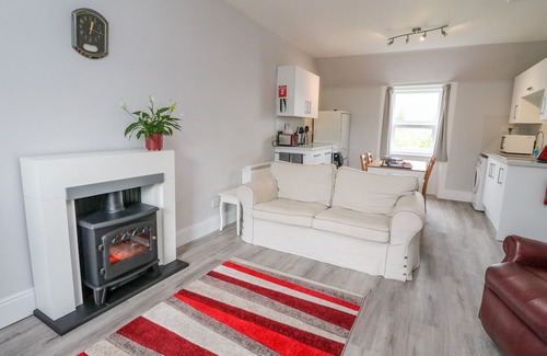 Taynuilt Apartment | Dog-Friendly Getaway at The Knowe Upper in Taynuilt