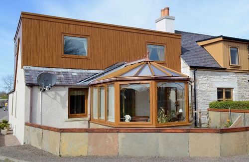 Reay House | Family-Friendly Stay at The Knowes - 4-Star Comfort