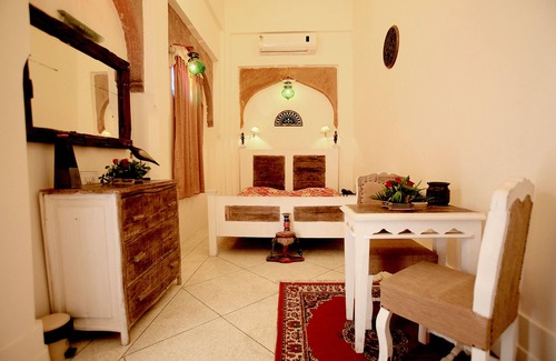 Jodhpur House | Discover The Kothi Heritage: Family-Friendly Comfort Awaits