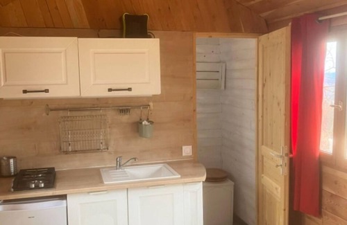 Entrepierres House | Pet-Friendly Retreat at La Croix Roulott, Sisteron Heights