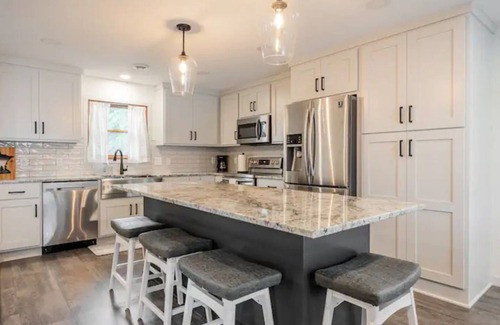 Longville House | Ocean View Family Retreat at The Ladyslipper - 10/10 Rated
