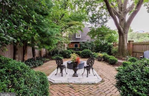 Lancaster Apartment | Discover The Lafayette: Historic Luxury in Downtown Lancaster