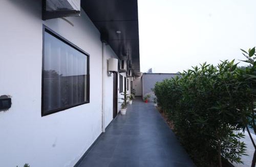 Panipat Hotel | The Lagoon
