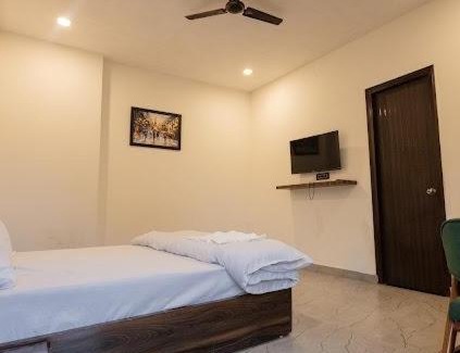 Panipat Hotel | The Lagoon