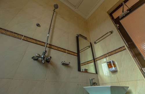 Mwanza Hotel | Relax at The Lahe Hotels: Poolside Bliss & Spa Retreat