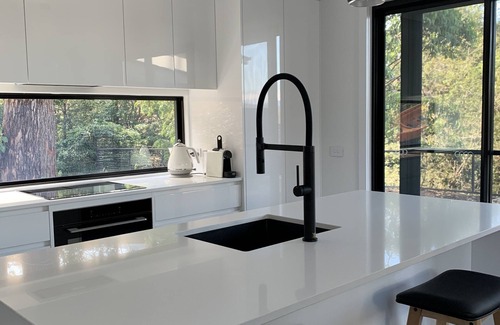 Merimbula Cabin | Relax at The Lake Apartment in Beautiful Merimbula