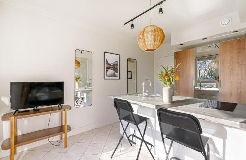 Front de Lac Apartment | Stylish Retreat at The Design Lake - Duke Housing