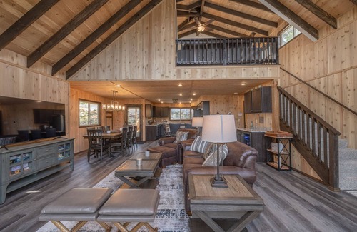 Innsbrook Ski Chalet | Experience Lake Frieden Chalet: 10/10 Guest Rated Retreat
