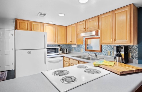 White Bear Lake Apartment | Lake Hideaway: 2-Bedroom Retreat in Downtown WBL