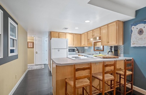 White Bear Lake Apartment | Lake Hideaway: 2-Bedroom Retreat in Downtown WBL