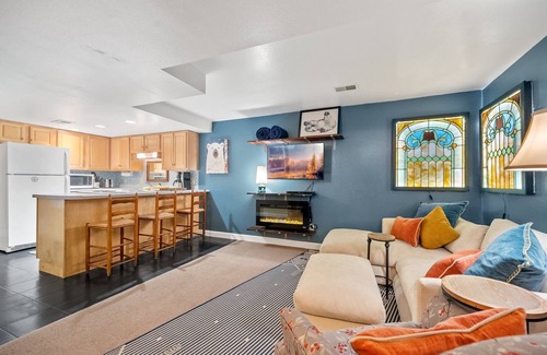 White Bear Lake Apartment | Lake Hideaway: 2-Bedroom Retreat in Downtown WBL